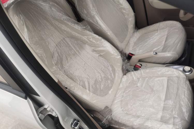 Used Wuling Hongguang MINIEV 2025 Four-Door Version Advanced Edition Right Front Seat