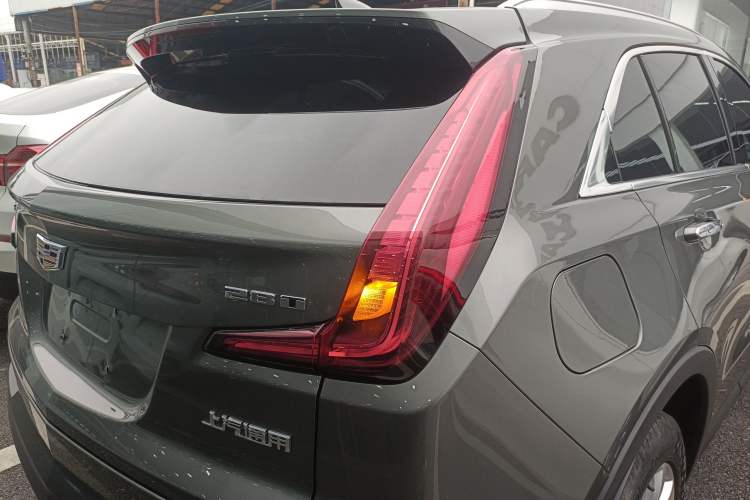 Used Cadillac XT4 2018 28T Two-Wheel Drive Tech Version