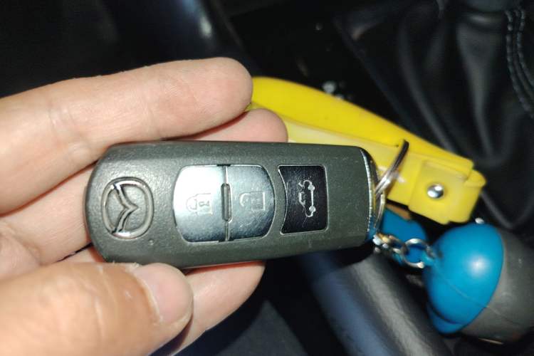 Used Mazda 3 Axela 2019 Cloud-Controlled Sedan 1.5L Automatic Luxury Model China VI Standard Vehicle Key