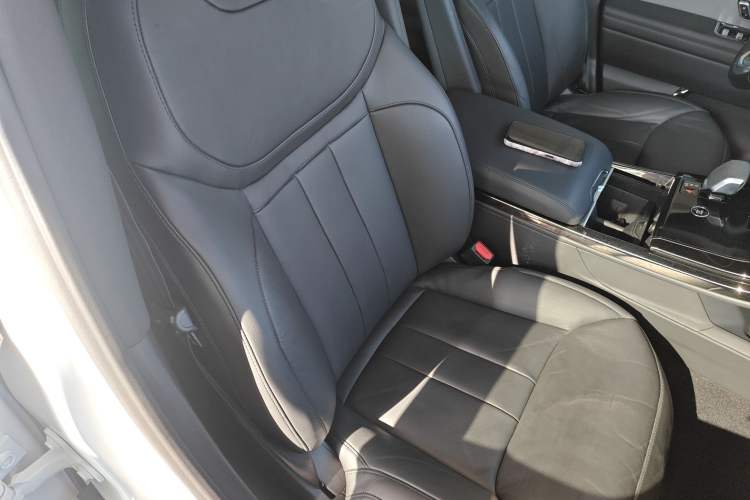 Used Land Rover Range Sport 2024 360 PS S Right Front Seat