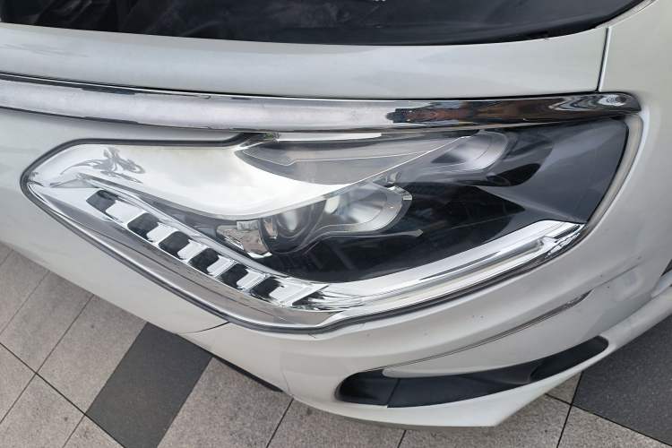 Used DS 5 2013 1.6T Luxury Edition THP160 Right Front Headlight