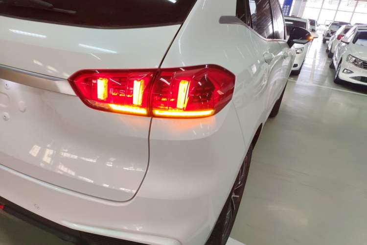 Used Wey VV5 2021 1.5T Two-Wheel Drive Smart Pioneer