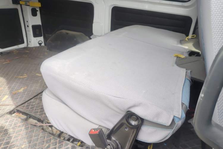 Used Ford Transit 2017 2.0T Diesel Multi-Purpose Commercial Vehicle Short Wheelbase Low Roof China V Standard
