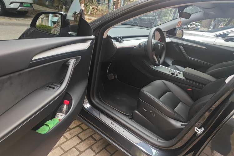 Used Tesla Model Y 2024 Rear-Wheel-Drive Version
