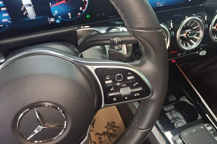 Used Mercedes-Benz GLB 2021 GLB 200 Dynamic Edition Gear Lever