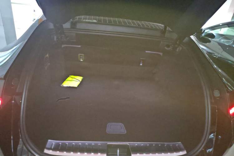 Used Avatr 12 2025 Ultra Extended-Range Edition Trunk