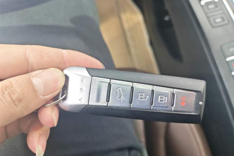 Used Wey VV6 2018 2.0T Two-Wheel-Drive Ultra-Luxury Version China V Standard