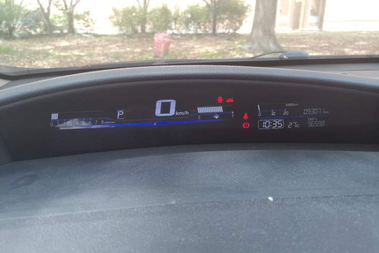 Used Honda Jade 2013 1.8L automatic Comfort version 5 seats
