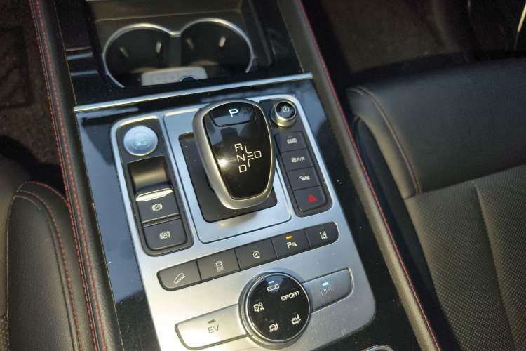 Used BYD Tang New Energy 2018 DM 2.0T All-Wheel Drive Smart Connectivity Luxury Model 7 Seats China V Emission Standard
