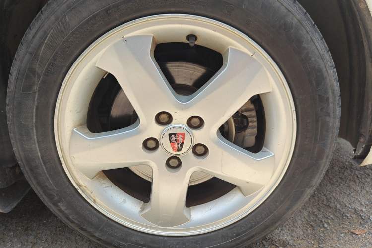 Used Roewe 350 2011 350S 1.5L Automatic Xunyue Edition Right Front Wheel Hub