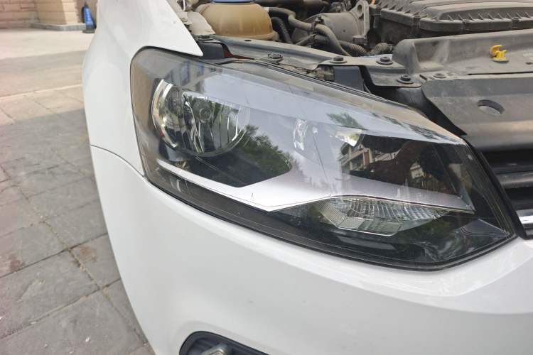 Used Volkswagen Polo 2018 1.5L Manual Drive-Comfort Model Right Front Headlight