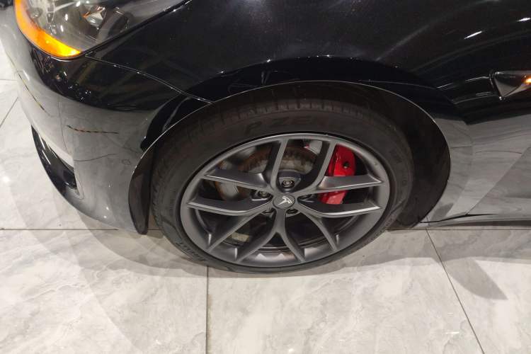 Used Tesla Model 3 2021 Performance High-Performance All-Wheel-Drive Version Left Front Wheel Hub