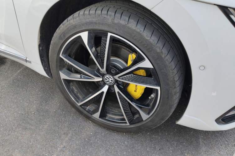 Used Volkswagen FAW-Volkswagen CC 2023 380TSI Striking Edition Right Front Wheel Hub