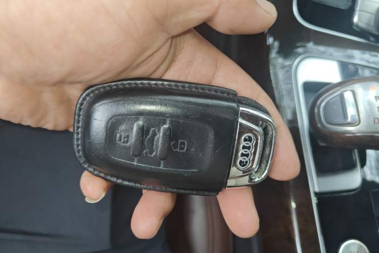 Used Audi A8 2014 A8L 60 TFSI quattro Luxury Model Vehicle Key