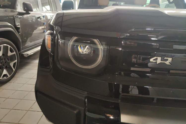 Used iCAR V27 2026 Model 200KM Four-Wheel Drive Falcon 500