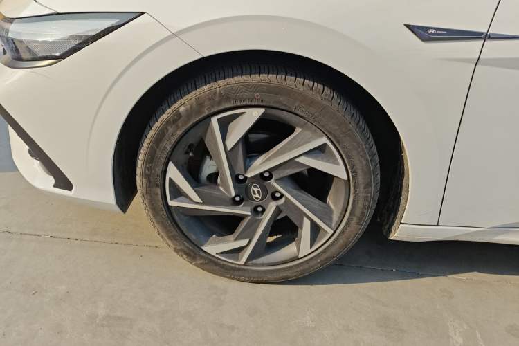 Used Hyundai Elantra 2023 1.5L CVT GLX Elite Edition
