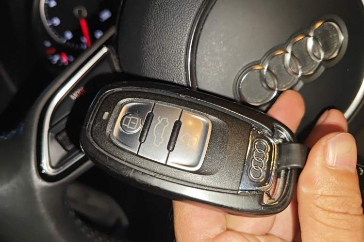 Used Audi Q5 2017 Plus 40 TFSI Technology Model
