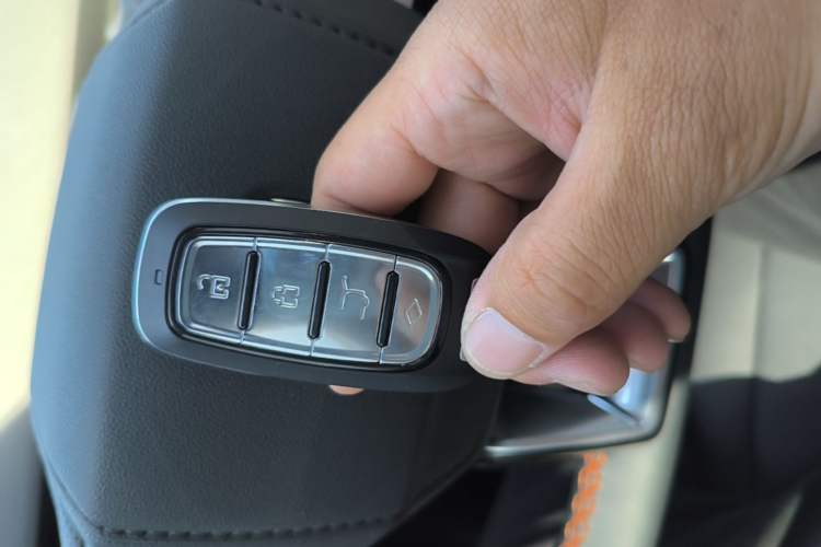 Used CHANGAN UNI-V iDD 2024 Blue Whale Smart Electric iDD 136km ZhiKu Model