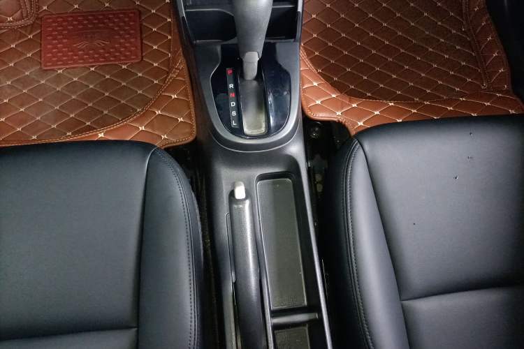 Used Honda Fit 2018 1.5L CVT Comfort Sunroof Version Gear Lever