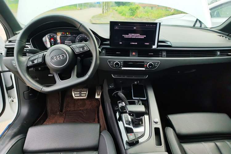 Used Audi A4L 2024 40 TFSI Luxury Dynamic Edition Center Console