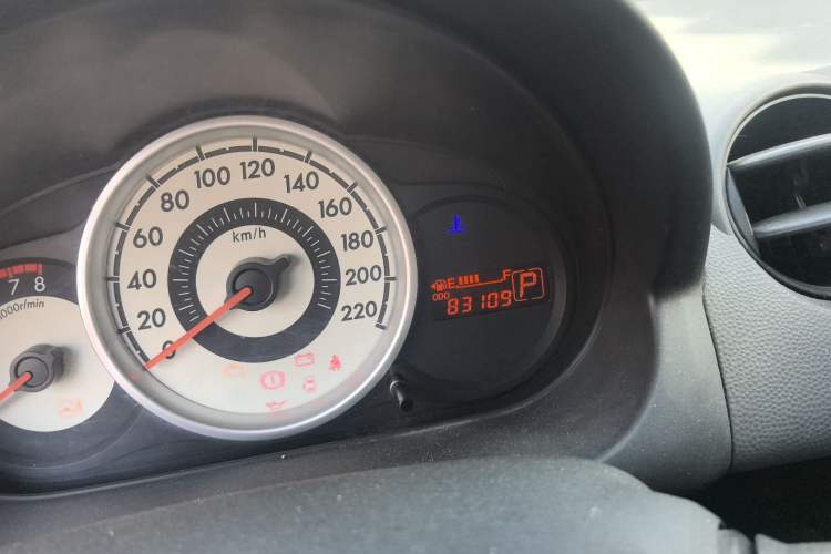 Used Mazda 2 2012 Hatchback Xuan Dong 1.3L Automatic Standard Edition