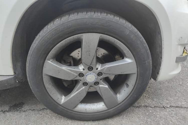 Used Mercedes-Benz GLK-Class 2013 GLK 300 4MATIC Dynamic Sunroof Model Right Front Wheel Hub