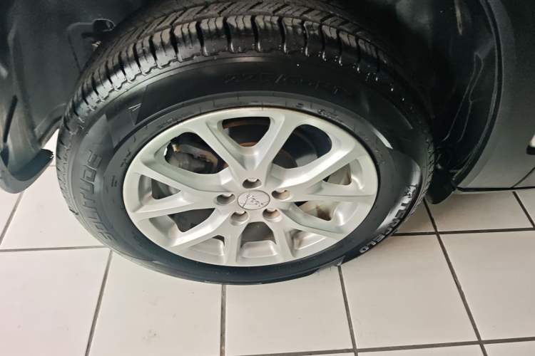 Used Jeep Cherokee 2017 2.0L Superior Edition Exterior 5