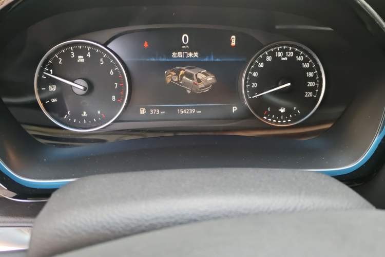 Used Buick GL8 2022 Land Cruiser Executive Class 652T Comfort Model Odometer Close Up