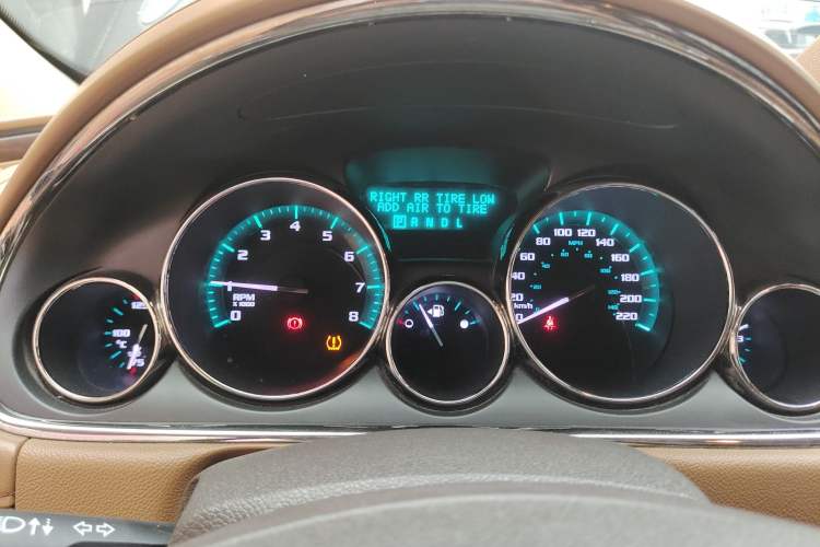 Used Buick Enclave 2014 3.6L Two-Wheel Drive Elite Comfort Version