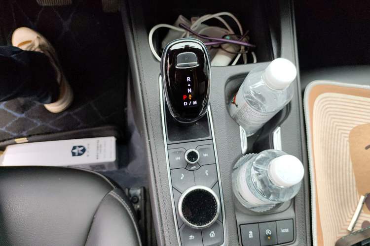 Used Cadillac XT4 2021 28T Two-Wheel Drive Luxury Version Gear Lever