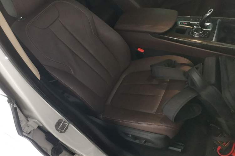 Used BMW X5 2014 xDrive35i Leading Model Right Front Seat