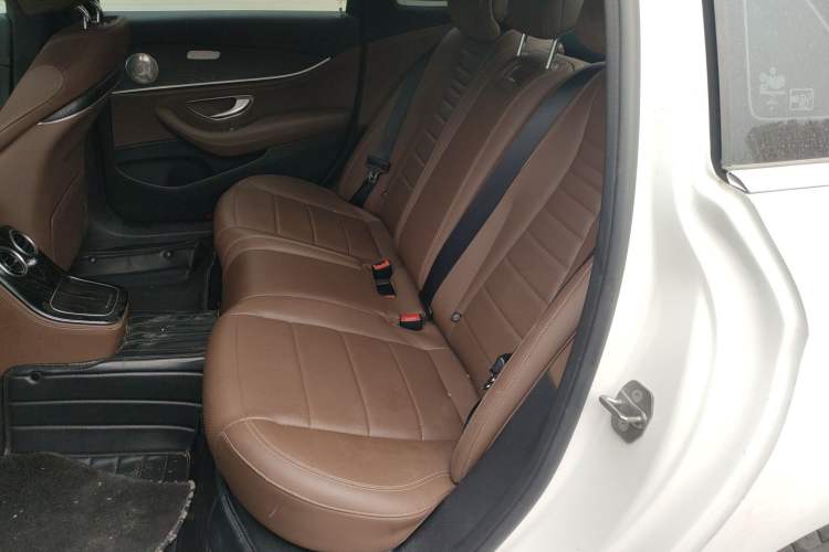 Used Mercedes-Benz E-Class New Energy 2022 Restyled E 350 e L Plug-in Hybrid Sports Sedan
