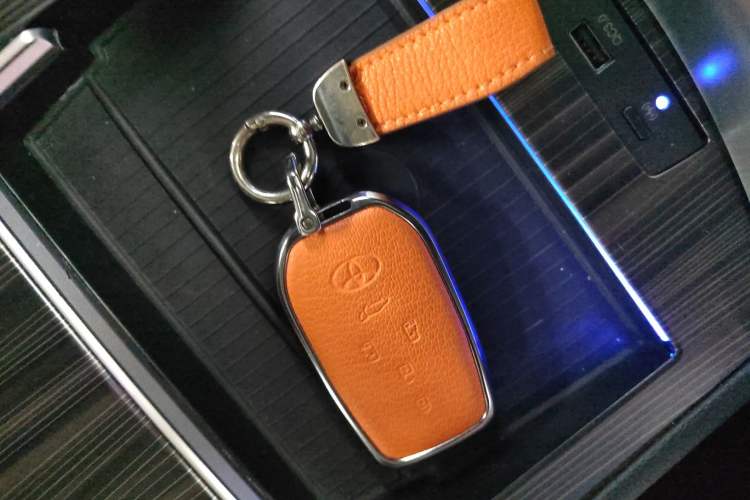 Used Toyota SIENNA 2023 2.5L Hybrid Platinum Edition Interior 1