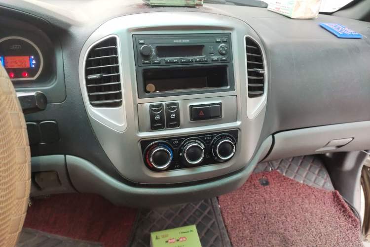 Used FORTHING Lingzhi 2015 M5 Q7 2.0L 7-seat Long-Wheelbase Comfort Model Audio And AC Panel