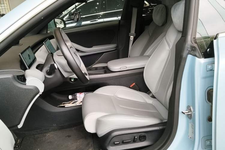 Used Nio ET5T 2023 75 kWh Touring Left Front Seat