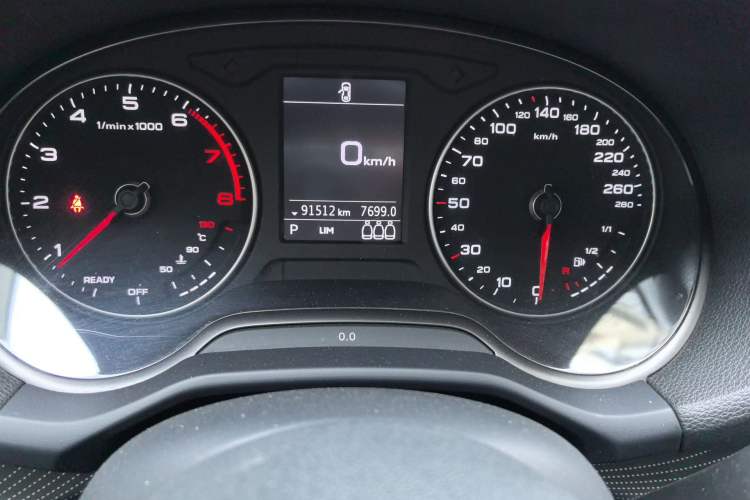 Used Audi Q2L 2018 35 TFSI Launch Exclusive Edition China V Odometer Close Up