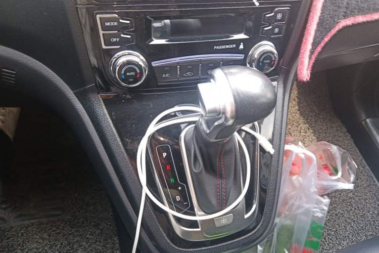 Used Haval H6 2016 Upgraded Model 1.5T Automatic Two-Wheel Drive Elite Version
