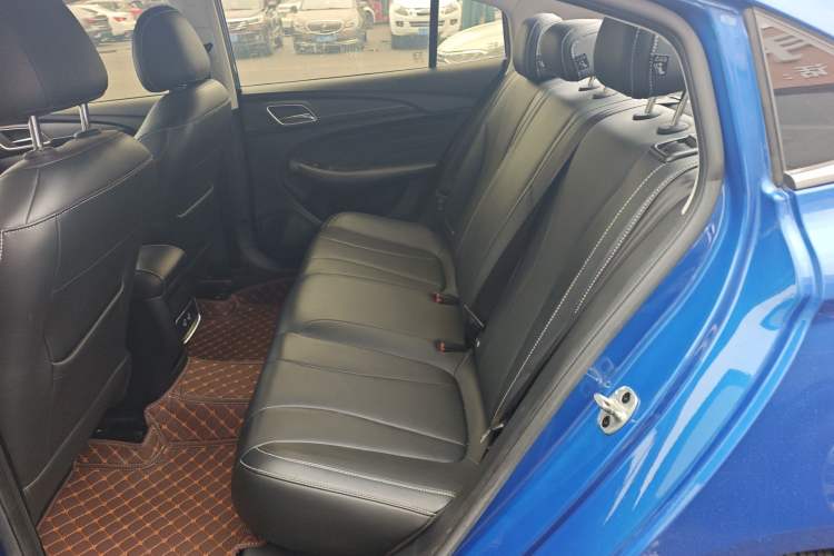 Used Roewe i5 2020 1.5L Automatic 4G Connect Luxury Flagship Edition
