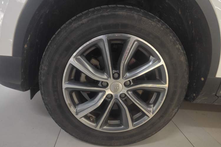 Used Geely Auto Emgrand X7 Sport 2018 1.8TD Automatic Two-Wheel Drive Smart Connect 4G Internet Edition
