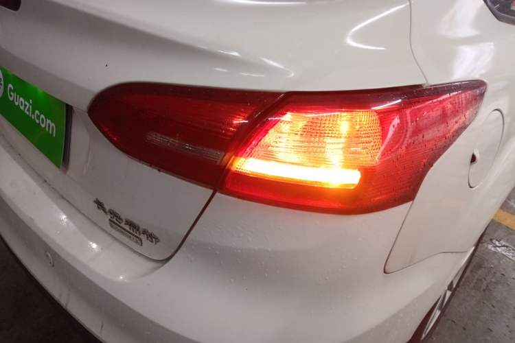 Used Ford Focus 2017 Sedan EcoBoost 125 Automatic Supreme Style SmartDrive Edition
