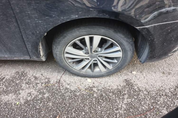 Used Geely Auto Emgrand 2018 1.5L Manual Upward Connect Edition Right Front Wheel Hub