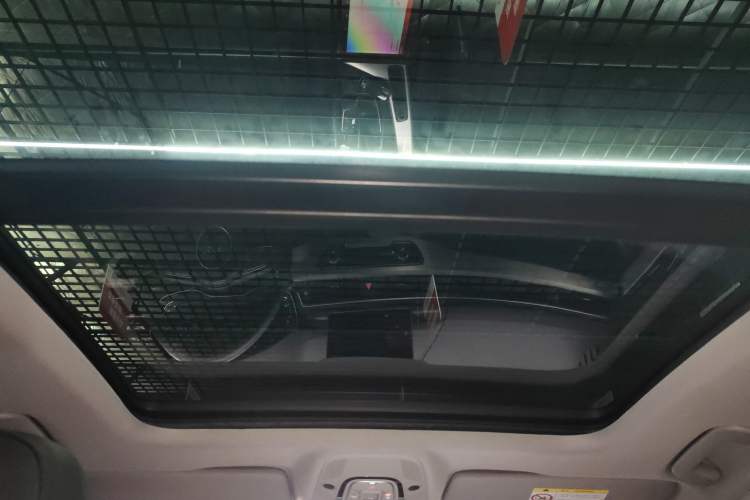 Used Audi A4L 2019 40 TFSI Fashion Edition China VI Emission Standard Headliner