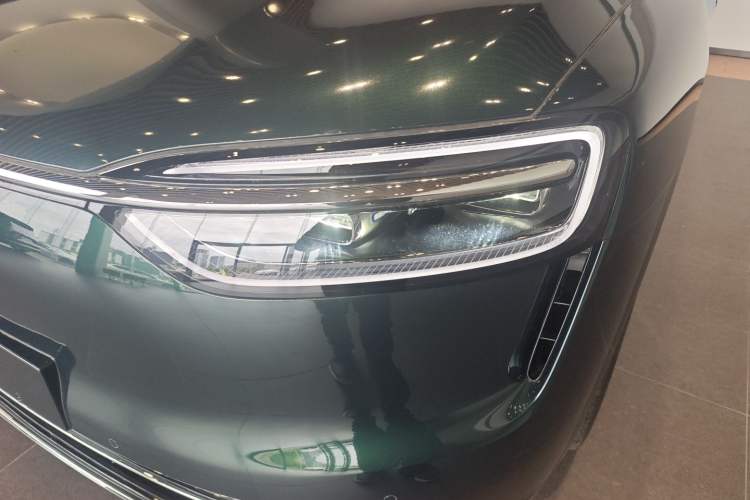 Used Hima AITO M7 2026 Model Range-Extending Max All-Wheel Drive 6-Seater Version Left Front Headlight