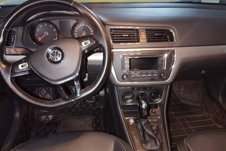 Used Volkswagen Lavida 2017 1.6L Automatic Comfort Edition
