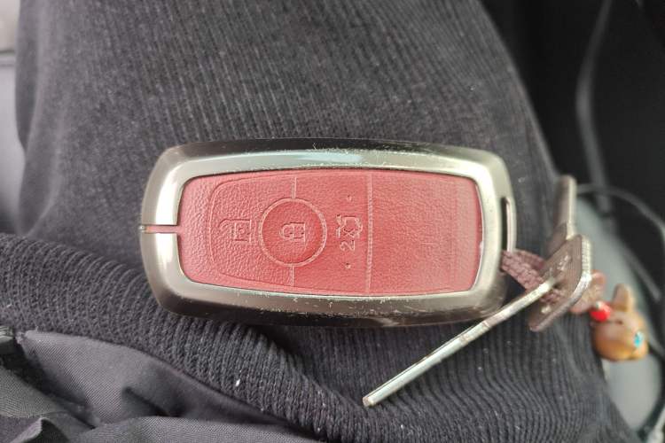 Used Ford Explorer 2020 EcoBoost 285 4x4 Titanium Edition 6 Seats