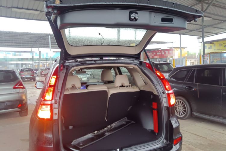 Used Honda CR-V 2016 2.0L two-wheel drive Urban Edition Trunk