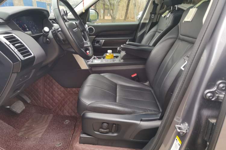 Used Land Rover Discovery 2020 3.0 SC V6 30th Anniversary Special Edition Left Front Seat