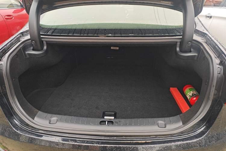 Used JAC Group Refine A60 2017 1.5 TGDI Automatic Luxury Model Trunk