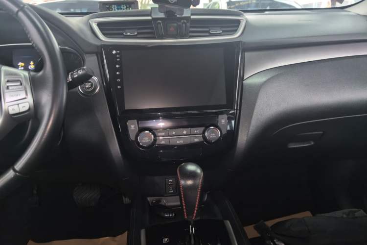 Used Nissan X-Trail 2015 2.0L CVT Comfort MAX Edition 2WD
