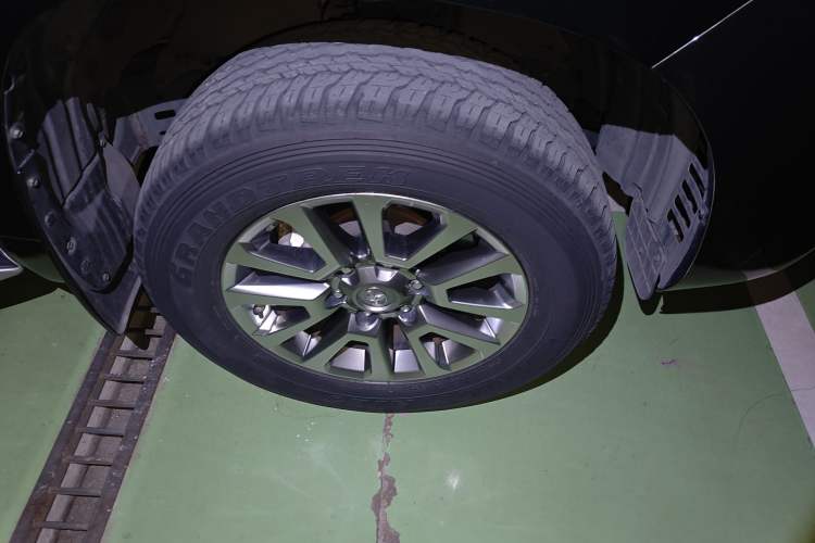 Used Toyota Prado 2018 3.5L Automatic TX-L with Rear-Mounted Spare Tire
